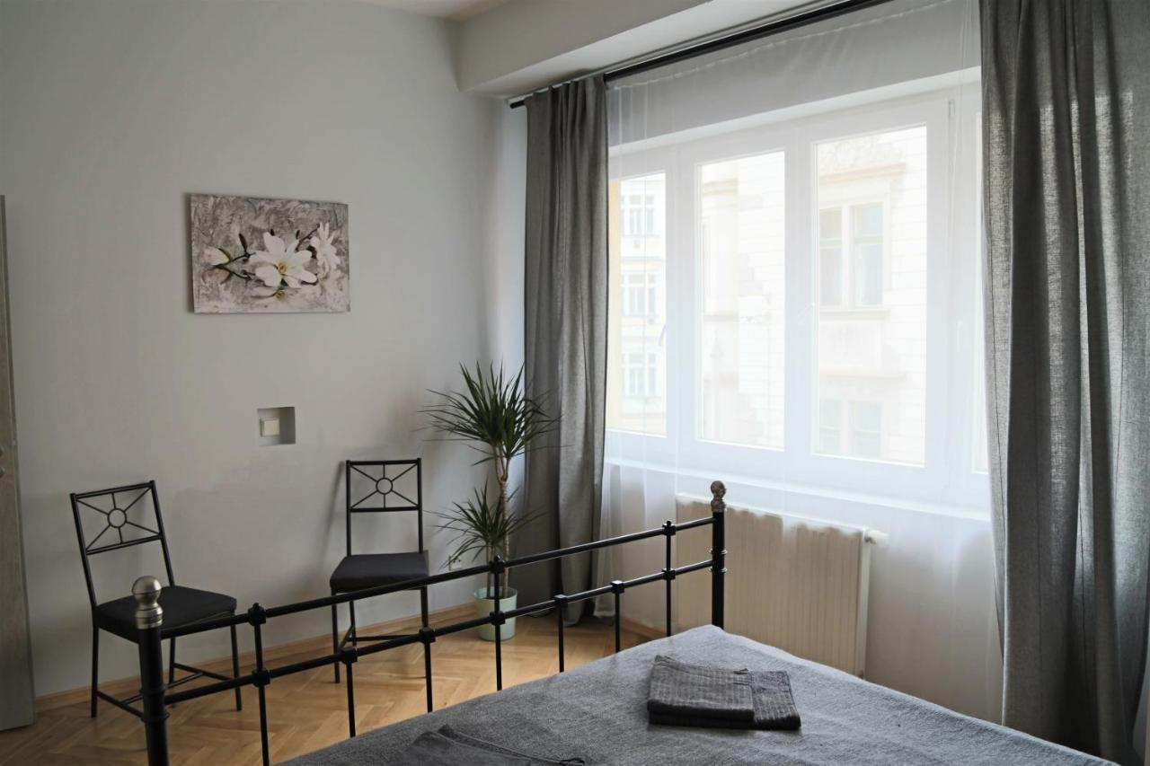 Charles Square Apartments Прага Экстерьер фото
